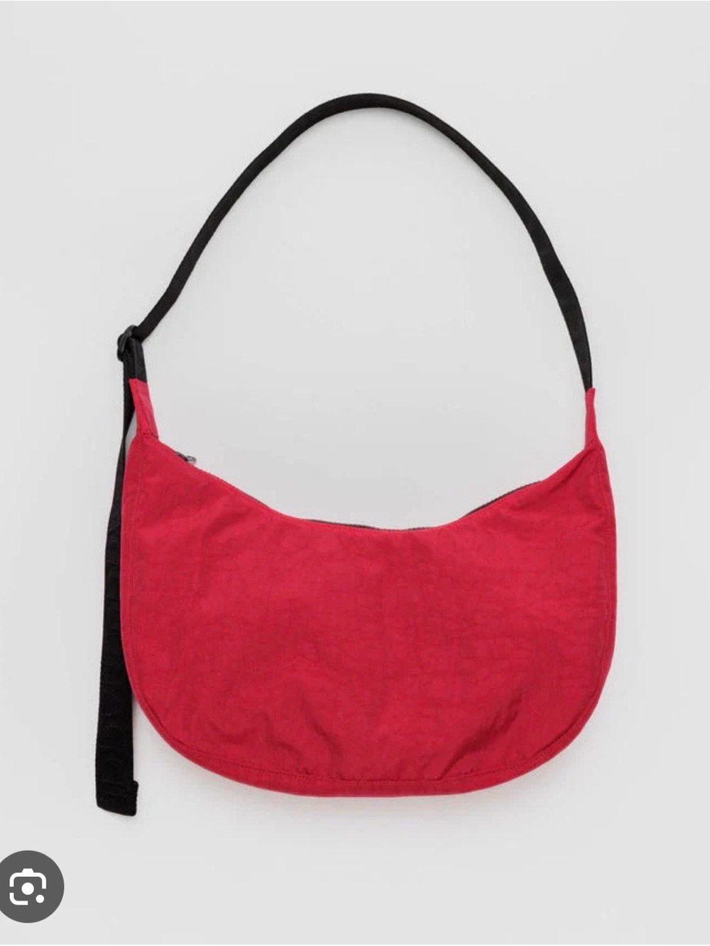 BAGGU Medium Crescent: Candy Apple 🍎